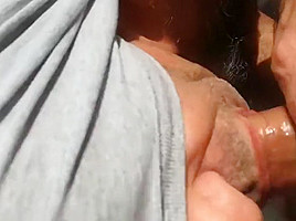 Mamando a maduro en la playa suck oldman in the beach
