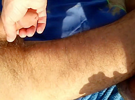 Mamando a maduro en la playa suck oldman in the beach