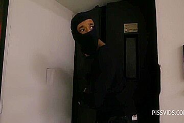 Masked Looters Vs Goes Wet, 5on1, Bbc, Atm - Tony Brooklyn, Yves Morgan And Giada Sgh