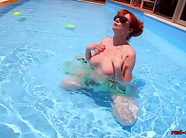 Mature Redhead Masturbating In The Pool - Red Xxx