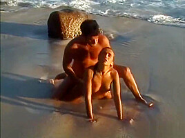 Melanie has hardcore oral on the beach
