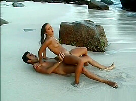 Melanie has hardcore oral on the beach
