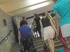 Mini skirt is sexy on skinny ass in accidental upskirt