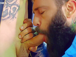 Muscled Feels Up To Hard Pounding