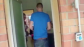 Mutter Zahlt Pizzajungen Mit Fick Und Papa Guckt Zu