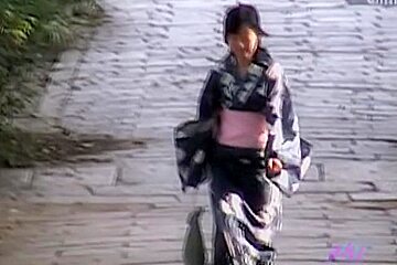 Mysterious sweet geisha is having unexpected sharking encounter with some fellow