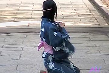 Mysterious sweet geisha is having unexpected sharking encounter with some fellow