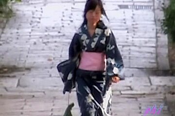 Mysterious sweet geisha is having unexpected sharking encounter with some fellow