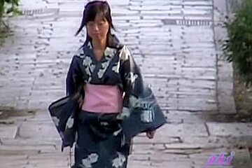 Mysterious sweet geisha is having unexpected sharking encounter with some fellow