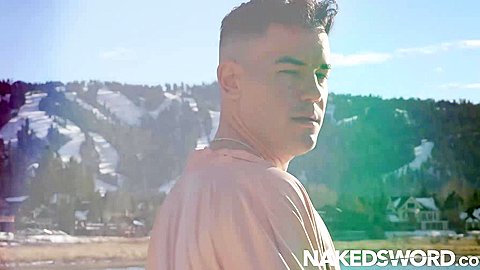 NAKEDSWORD Bottom JC Hunt Rides Top Drew Valentino Thick Rod
