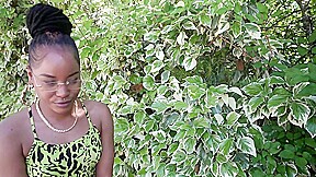 Nathou, 23, is doing some crazy things!