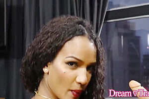 Natural Gifted Tranny Strokes It While Having Machine Sex With Thaysa Lopes