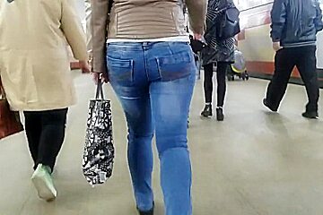 Nice girl with booty ass