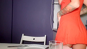 Nicolettxxx dirty sucks banana