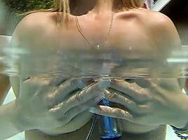 Nikki 4th Of July Pool Masturbation
