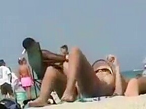 Nude beach - lot's of pussies on show