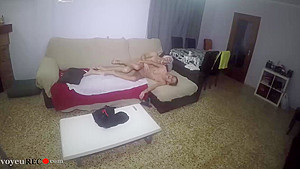 Pareja En El Saln De Casa