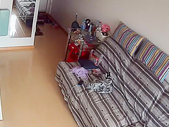 Peeping a hot milf in underwear