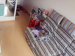 Peeping a hot milf in underwear