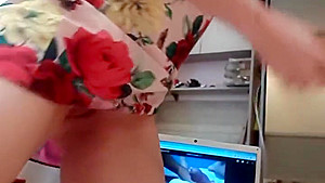 Penalopa Masturbates to Guy Raging Dick Pic!