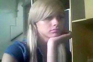 Petite Teenage Girl Suddenly Pulled Out a Cock
