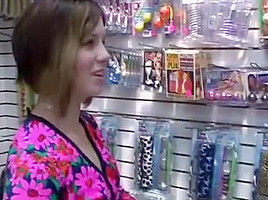 Popwhore Tatum Reed Sucks + Fucks on camera in a Porno Theater (very meta!)