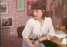 Pretty Vintage teen 18+ Enjoys A Threesome !