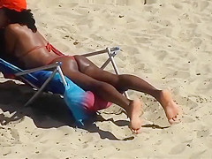 RED BIKINI IN BOA VIAGEM BEACH, RECIFE CITY 
