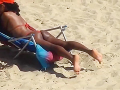RED BIKINI IN BOA VIAGEM BEACH, RECIFE CITY 