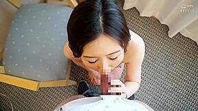 RL2303-A mature woman picked up on a massage monitor is with an electric massage machine and fuck