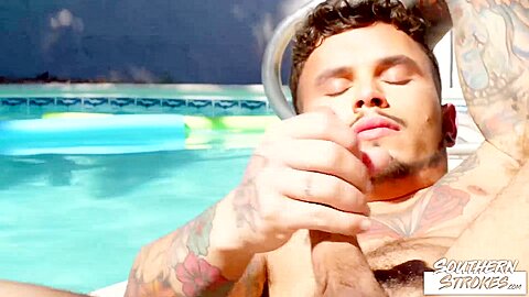 SOUTHERNSTROKES Tattooed Jock Seth Knight Masturbates Solo
