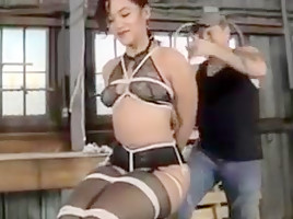 Sahyre in bondage