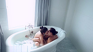 Scissoring lesbo munches