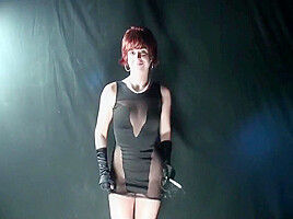 Sexy 30 Year Old Cougar Redhead Milf Gives Us A Show