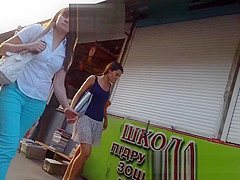Sexy Round Bum In Really Sexy Upskirt Video