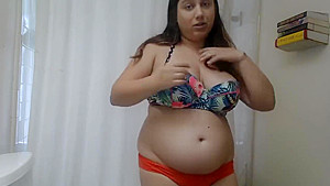 Sexy chubby bikini body!