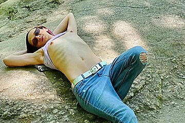 Shannon Rogue - Gets Naked In The Woods (slideshow)