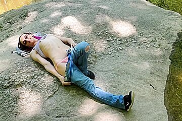 Shannon Rogue - Gets Naked In The Woods (slideshow)