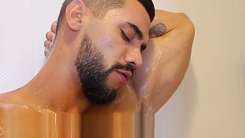 ShowerBait Shower Sex With Muscle Hunk Guys