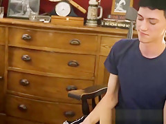 Skinny youngster cums while barebacked by stepdaddy