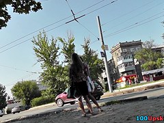 Slender babe with sexy legs in the candid upskirt clip