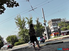 Slender babe with sexy legs in the candid upskirt clip
