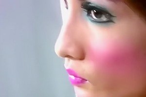 Slim Beauty Wanking Big Cock