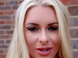 Smoking Blonde