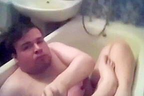 Soset Sam Sebe Drochit Nogami Lizhet Nogi V Vannoi Self Suck Autofellatio Self Footjob