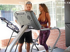 Sporty Couguar Bonks With Her Personal Fitness Coach - Reena Sky