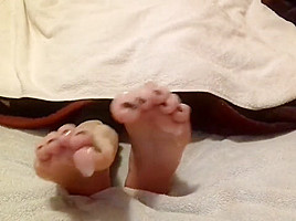 Spreading thick cum between my toes - cum on feet