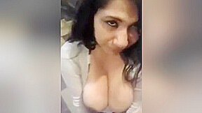 Today Exclusive- Sexy Bhabhi Blowjob And Hubby Cum On Her Boobs