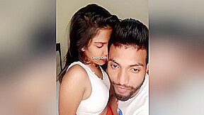 Today Exclusive- Sexy Desi Bhabhi Blowjob