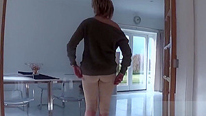 Unfaithful english mature lady sonia reveals her giant boobs